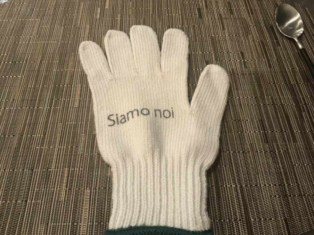 Siamo noiのサザエ 白カビチーズ・アスパラ
