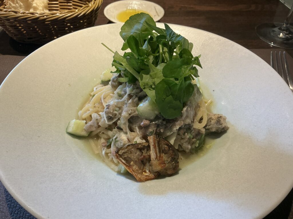 ルナ・エ・ガットのパスタは鮎とキュウリのパスタ