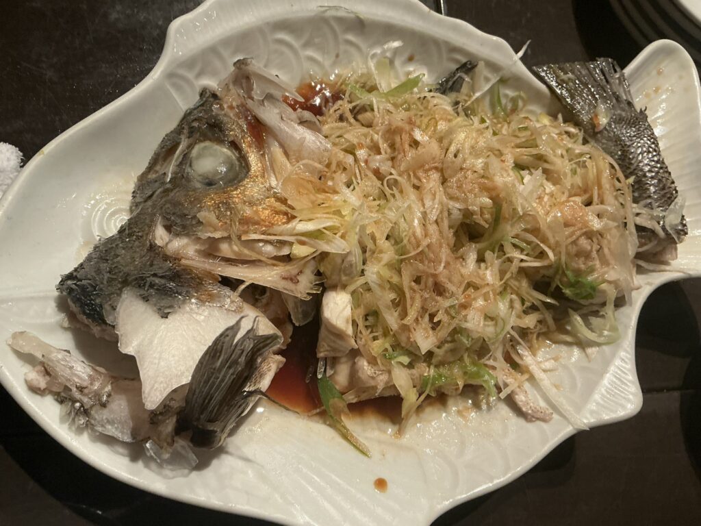 黒猫夜の本日の鮮魚の広東蒸し