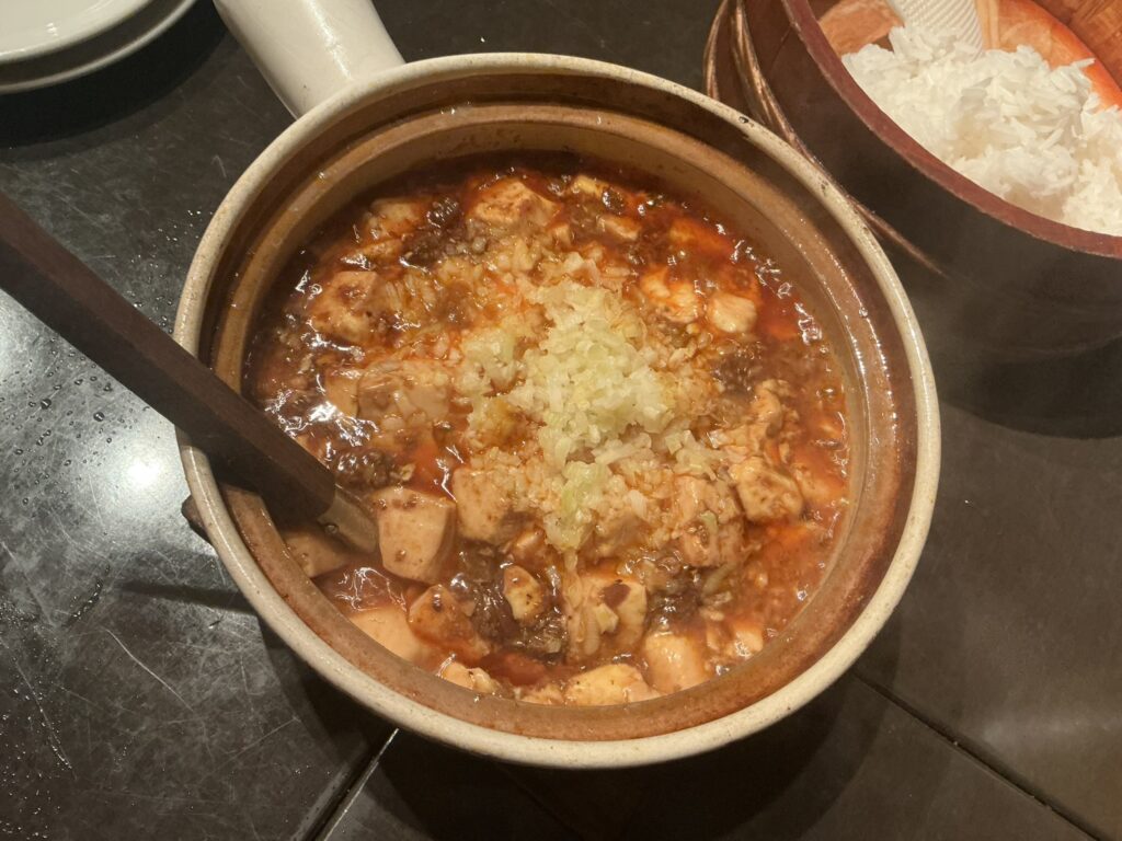 黒猫夜の麻婆豆腐・ゴハン