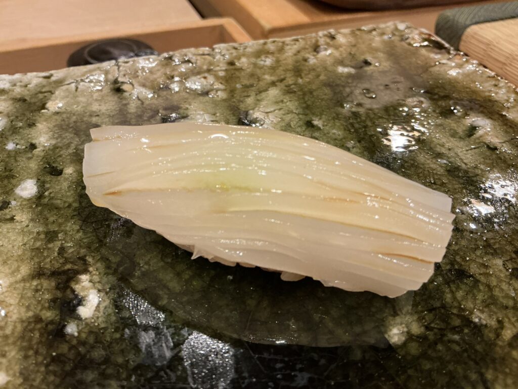 鮨桂太のシロイカ