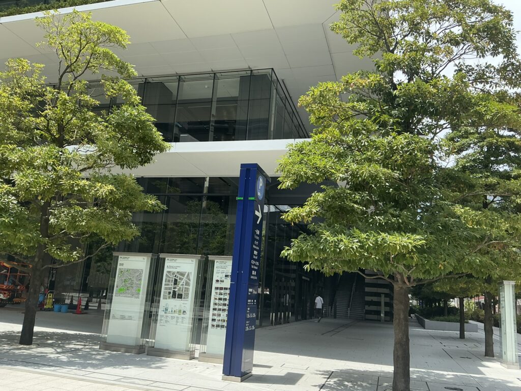 すし処優勝のビル外観