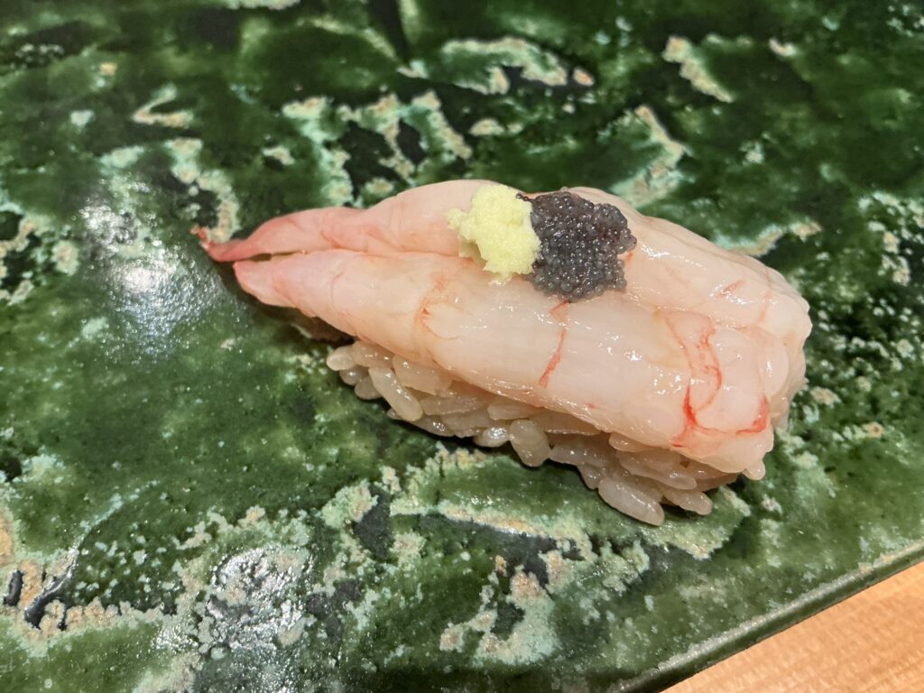鮨に出汁わるつのアマエビ