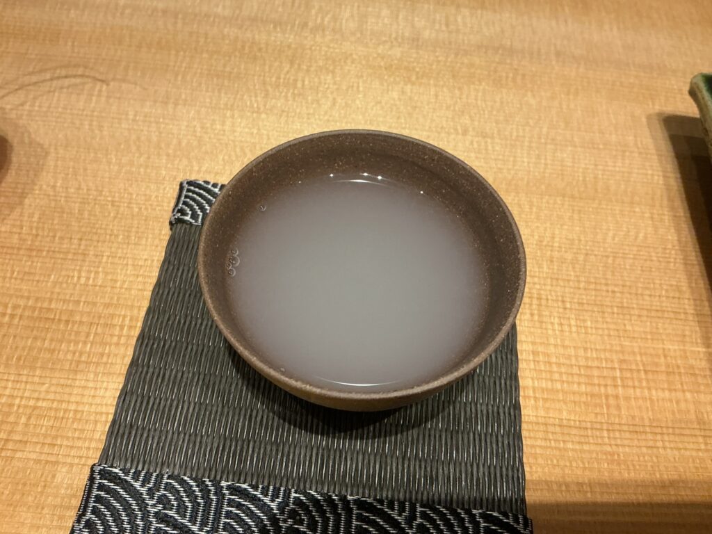 鮨に出汁わるつの宍道湖のシジミのお出汁