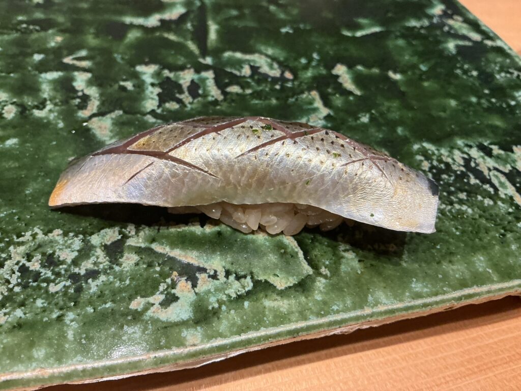 鮨に出汁わるつのコハダ