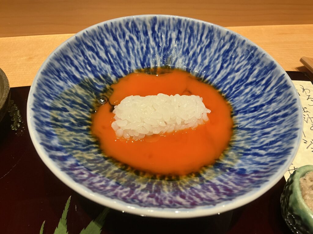 鮨に出汁わるつの卵かけごはん