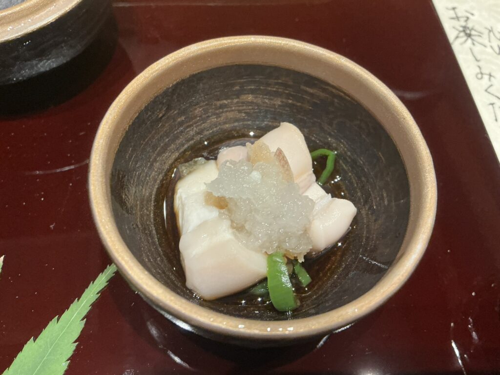 鮨に出汁わるつのマグロの白子