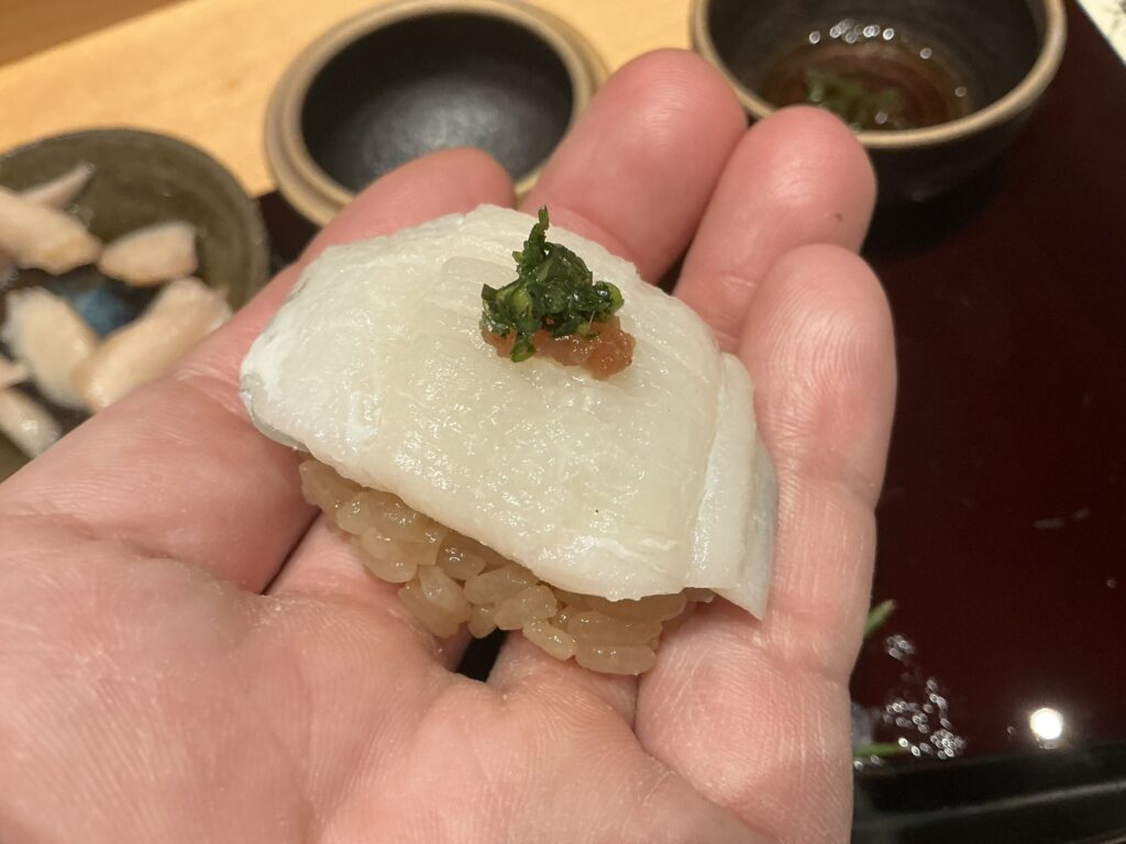 鮨に出汁わるつのタチウオ