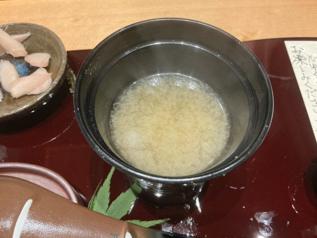 鮨に出汁わるつのお椀