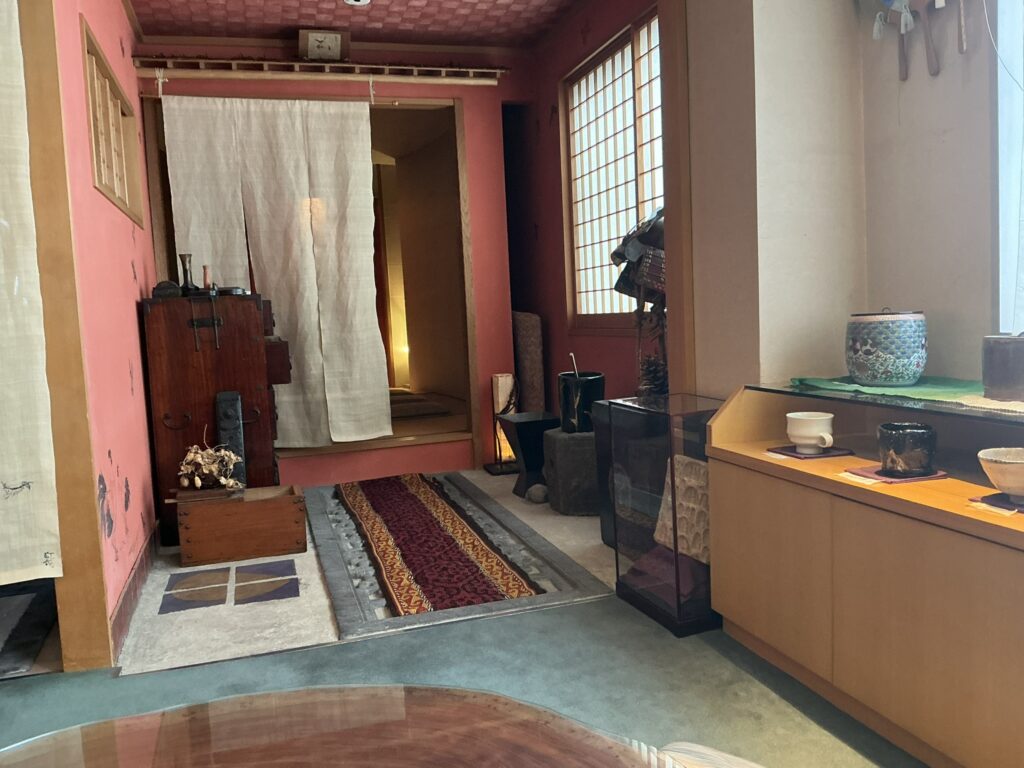 みかわ是山居の待合室