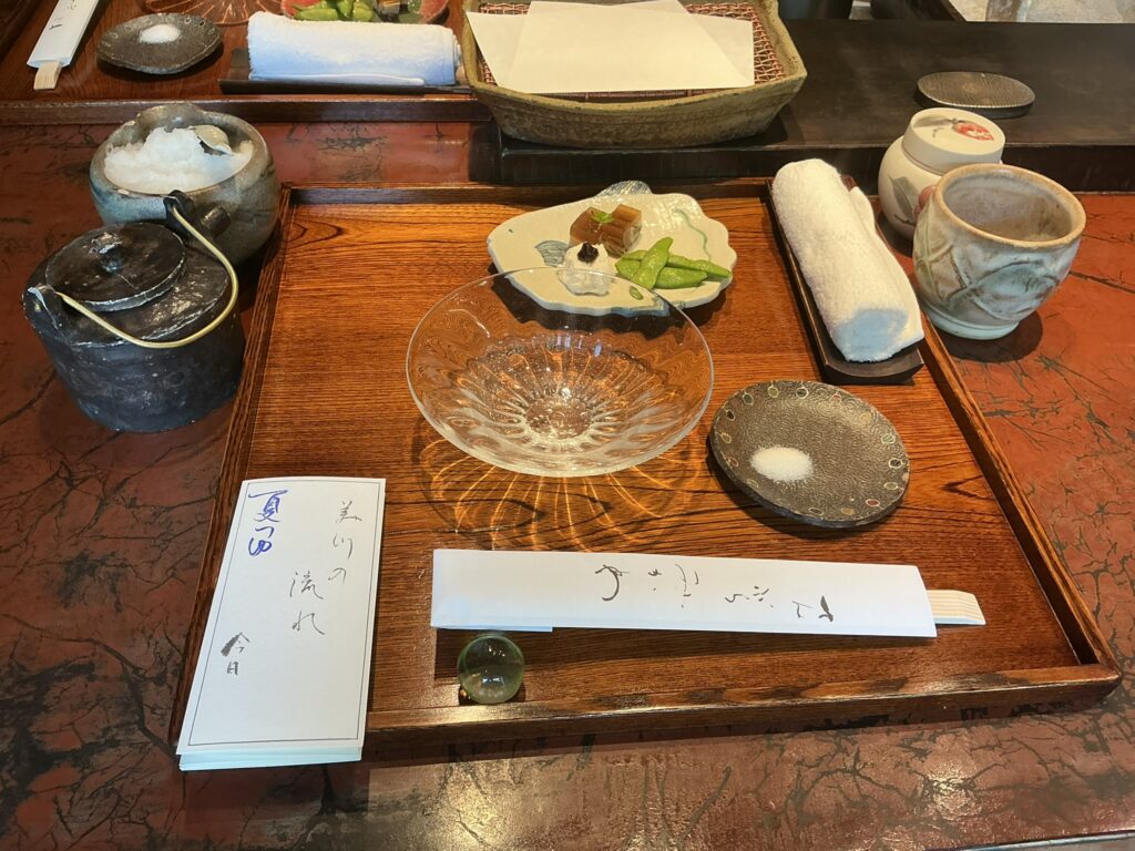 みかわ是山居のカウンターセット