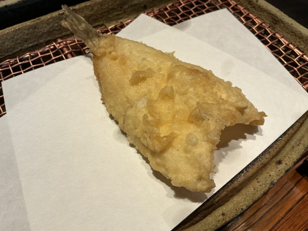 みかわ是山居のキス