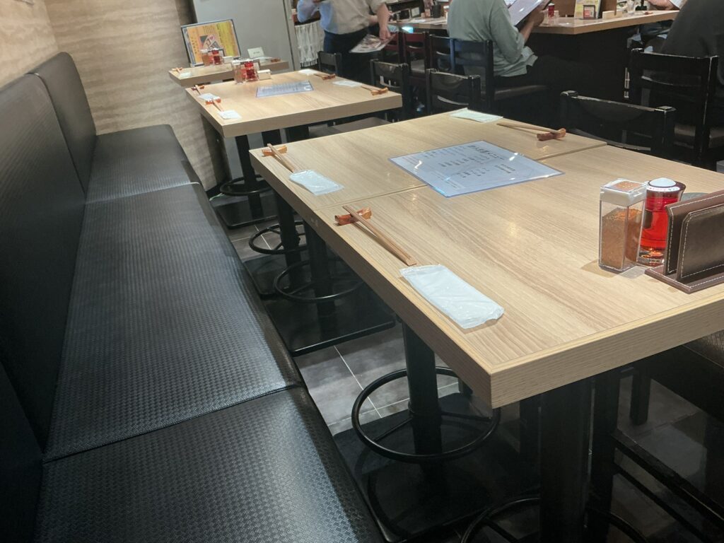 俺の割烹そばGINZA5の店内