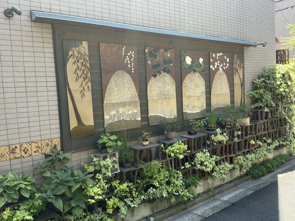 みかわ是山居の外観