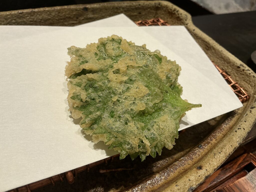 みかわ是山居のウニの大葉巻き