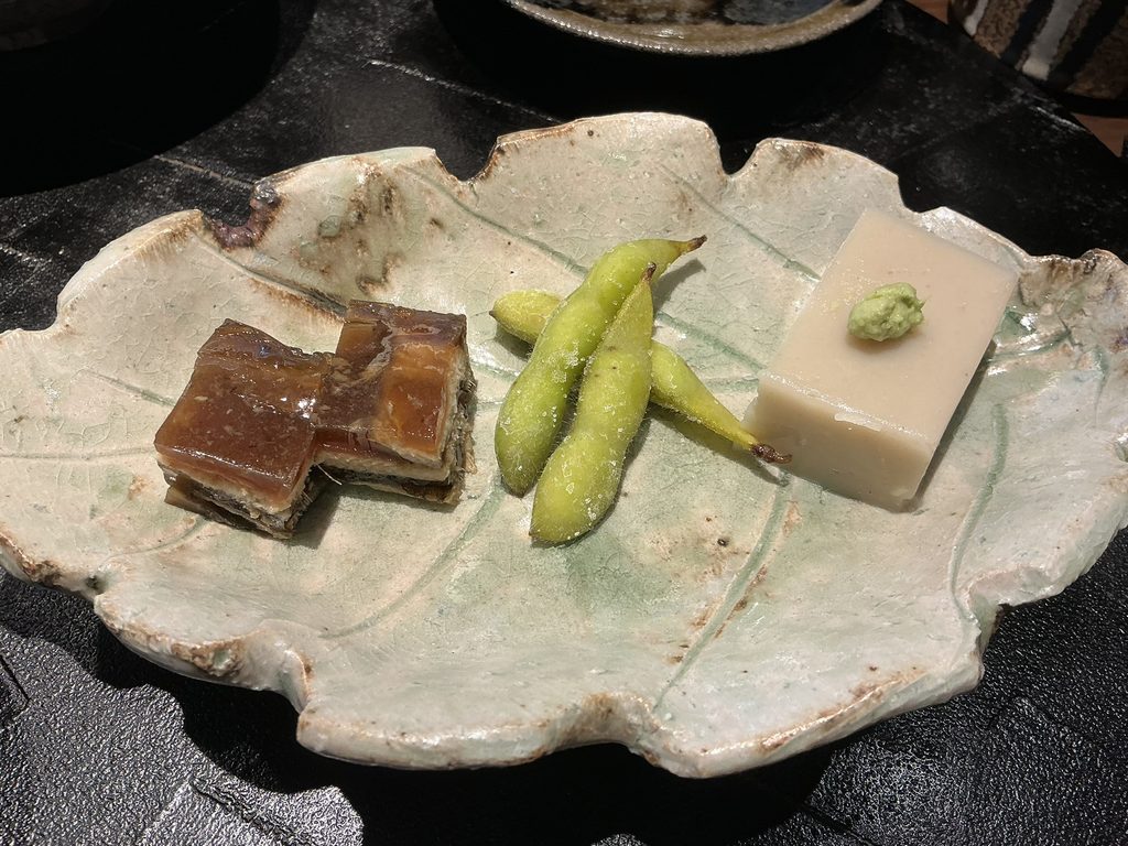 天々蕎々うめ庵のアナゴとゴボウの煮凝り、蕎麦豆腐、枝豆