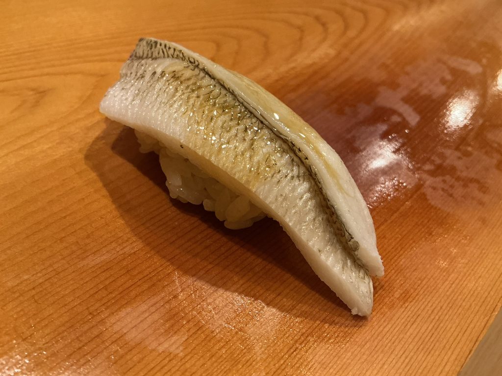 鮨はま田のキス