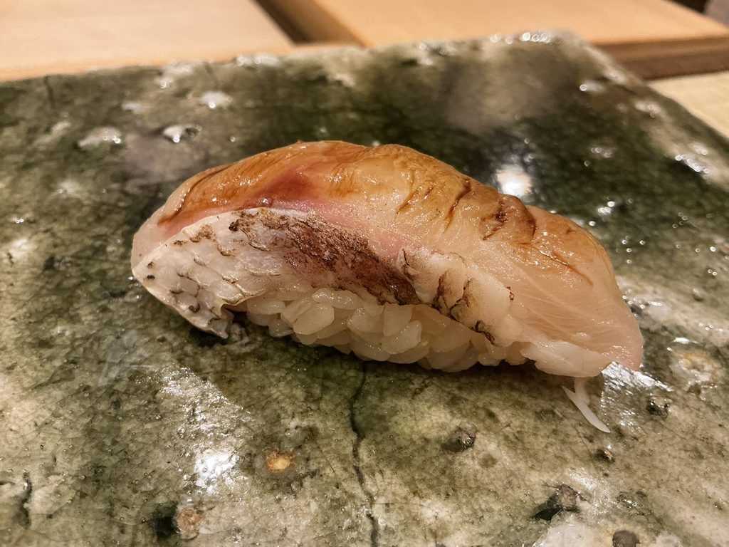 鮨桂太のノドグロ