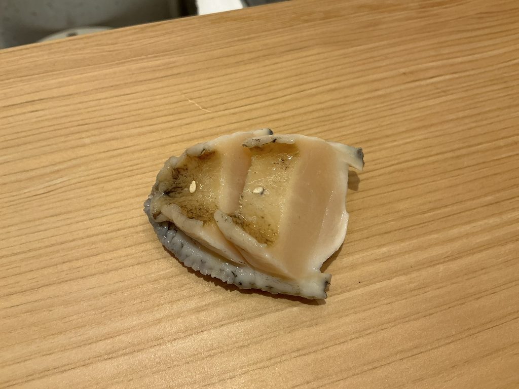 鮨あきのアワビ