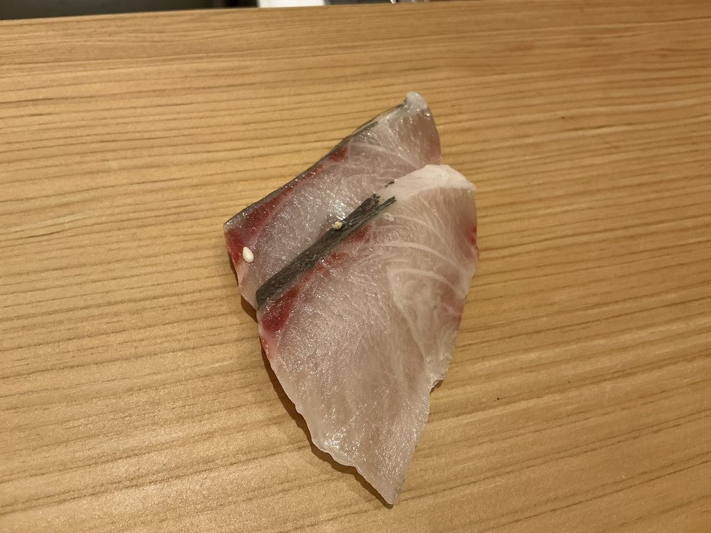 鮨あきのシマアジ