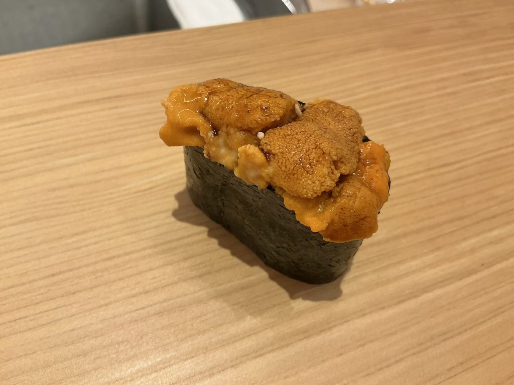 鮨あきのウニ