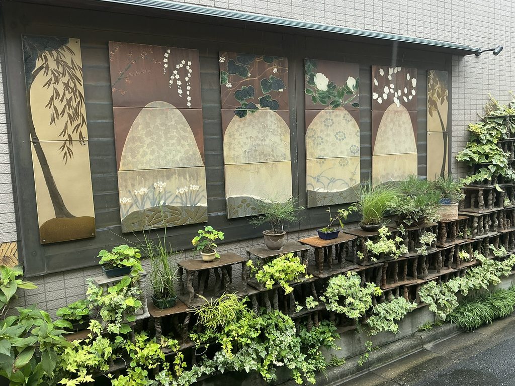 みかわ是山居の外観