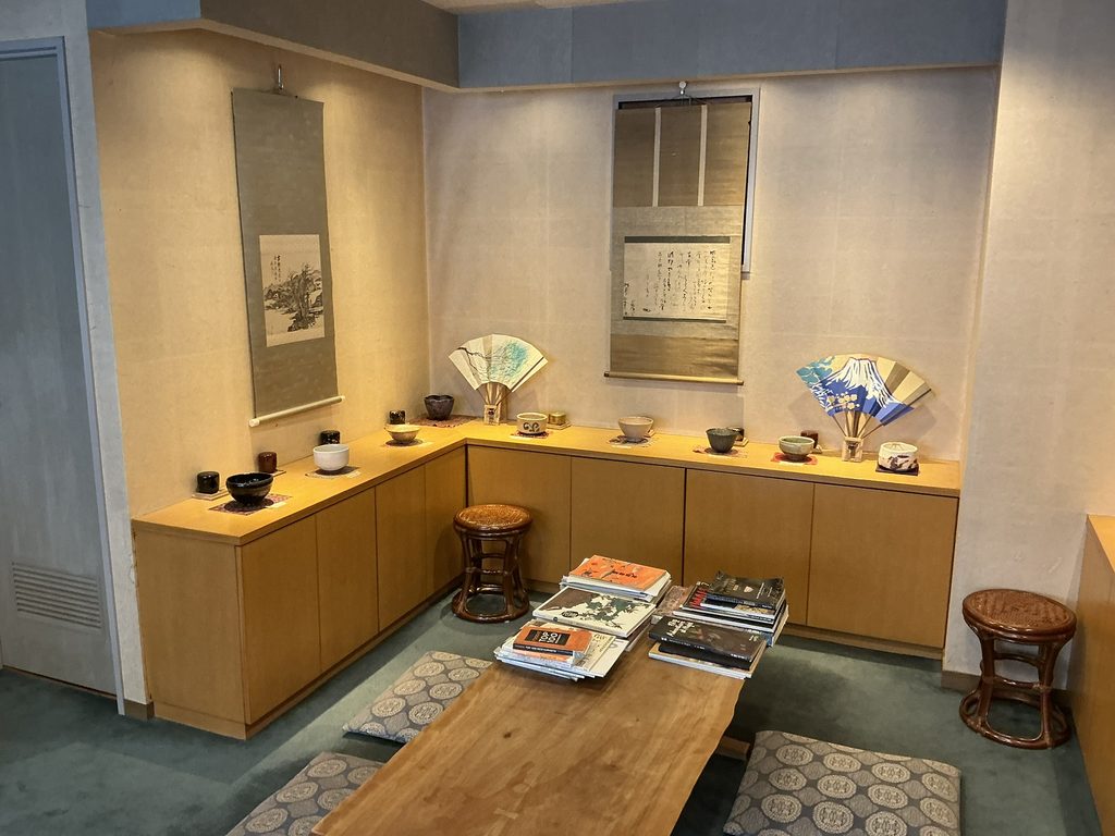 みかわ是山居の待合室