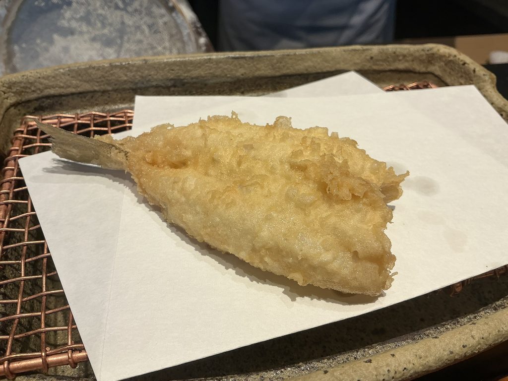 みかわ是山居のキス