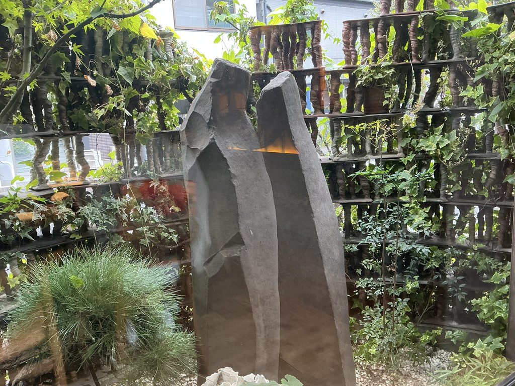 みかわ是山居のお庭