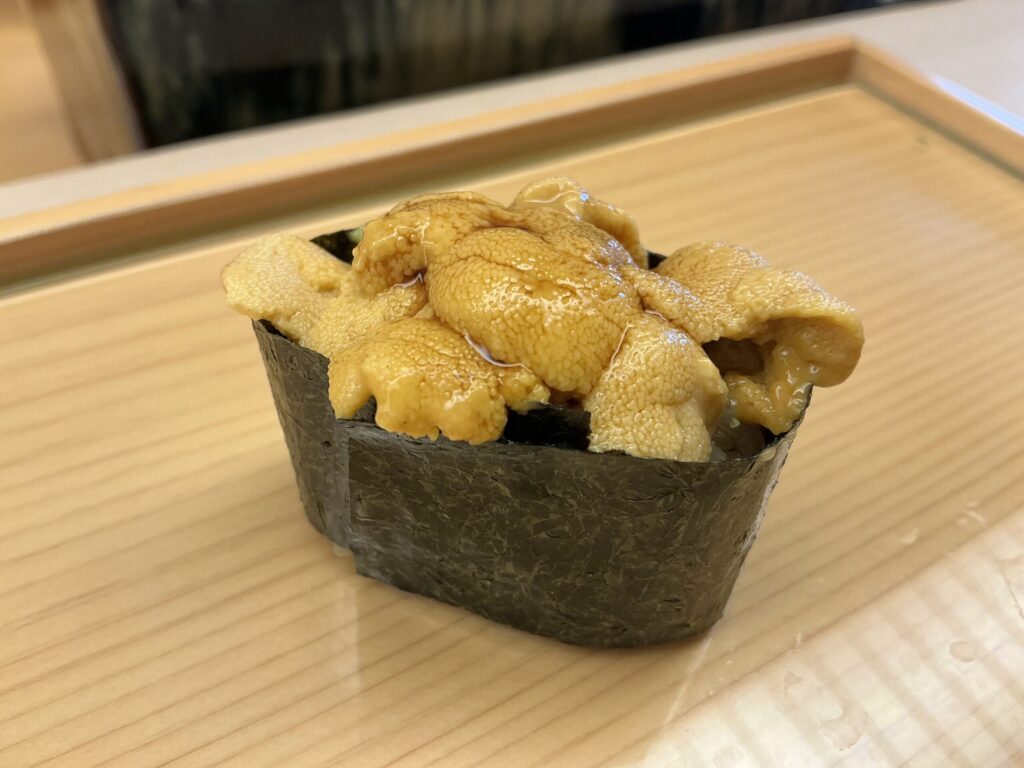 鮨おばなの赤ウニ